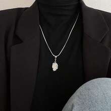 1pc Minimalist Asymmetrical Pendant Necklace For Women, Simple Monochrome Non-Fading Snake Bone Chain, Suitable For Couples, Sweater Chain Accessories
