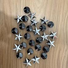 28 pezzi Decorazioni fai-da-te per scarpe da uomo stile punk, con rivetti, stelle e fori rotondi - nero - Visualizzare 3