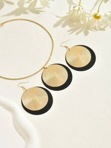 2pcs/Set Autumn/Winter Exaggerated Minimalist Style Gold & Black Contrast Geometric Circle Laser Pattern Pendant Earrings Necklace Jewelry Set, Suitable For Party, Vacation, And Everyday Wear - Golden Yellow+Black - View 4