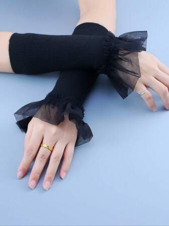 1 双时尚高弹力露指袖套，双层蕾丝拼接装饰假袖口，适合女士和女孩的服装配饰，黑白