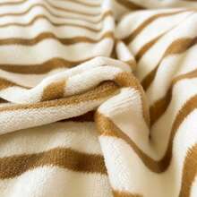 1 Set Autunno/Inverno Copripiumino in Velluto di Latte a Righe 3 Pezzi (1 Copripiumino + 2 Federe, Piumino e Cuscini Non Inclusi), Design Semplice, Spesso e Caldo, Lavabile in Lavatrice, 180gsm, Angoli Sagomati, Misura Singola/Matrimoniale