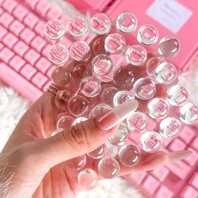 一套水晶般透明的美甲键盘贴纸，美甲打字辅助工具，透明美甲装饰贴纸，适合上班族女性，采用透明玻璃材质制成
