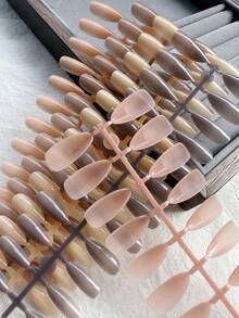 Bộ 120/240 móng giả màu nude hình hạnh nhân, phong cách tối giản thanh lịch, phù hợp cho nữ giới sử dụng hàng ngày (hình hạnh nhân dài vừa). - Nhiều màu - Xem 4