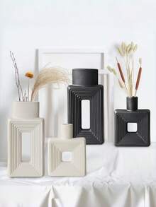 1个方形花瓶，乡村风格家居装饰，简约北欧波西米亚风格，适用于客厅、置物架、餐桌、书架、壁炉架和玄关装饰。