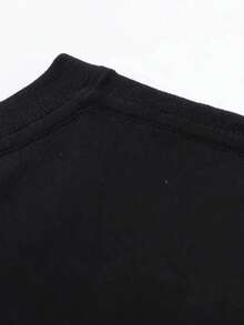 Camiseta de pijama familiar negra de Navidad para adultos - Papá Noel y Sra.Claus Design con Luces Brillantes y Cuello a Cuadros - Ropa de Dormir Acogedora para Fiestas de Navidad, Atuendos Casuales - Regalo Festivo Divertido para Hombres y Mujeres - Lavado a Mano o Limpieza en Seco, Tela No Elástica, Cuello Redondo, Ajuste Regular, Ideal para Atuendos Familiares a Juego - Negro - Ver 4