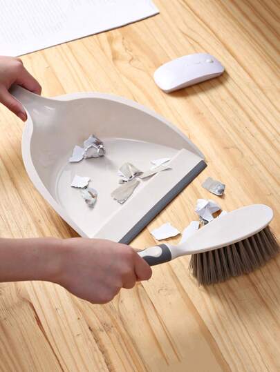 Set portatile mini scopa e paletta in plastica, spazzatrice per pavimenti per rimuovere peli di animali domestici e polvere, ideale per pulizia di casa e ufficio, senza batterie necessari, costruzione in plastica, perfetto per tutti, ottimo per la pulizia quotidiana, eccellente regalo per trasferirsi in una nuova casa o ufficio