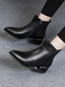 秋冬女士高端黑色皮革4厘米拼接折叠尖头电镀亮面粗跟金属侧拉链时尚性感派对短踝切尔西靴
