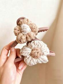 1pc Women Knitted Flower Hair Clip, Autumn/Winter Knitted Flower Hair Clip, Medium Hair Claw For Bun, Retro Elegant Hair Claw Clip Fashion Hair Clutch Winter Hair Accessories