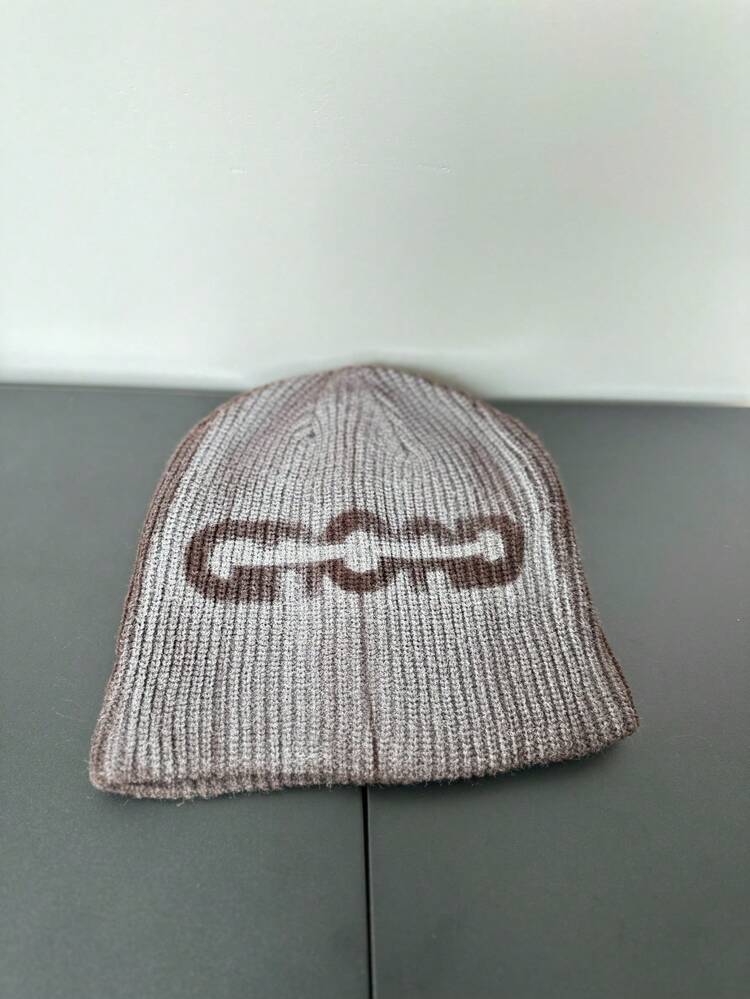 1pc Fashionable Street-Style Casual Asymmetrical Pattern Warm Oversized Unisex Knit Beanie Hat - Irregular Graffiti Knitted Hat - View 6