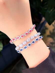 1 pieza Delicada pulsera de tenis plateada con CZ para mujeres, con circonita cúbica ovalada de color azul, rojo y blanco. Accesorios de joyería de fantasía para bodas, compromisos, banquetes, fiestas, bailes de graduación para novias, damas de honor, señoras, novias, esposas, madres. Regalo de joyería elegante para aniversario.