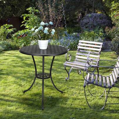 Terrassen-Bistrotisch, runder Couchtisch für draußen, kleiner Terrassen-Beistelltisch mit 5 cm Loch für Schirm, stabiler Metallrahmen, Couch- und Esstisch aus Aluminiumguss für draußen für Balkon, Hinterhof, Rasen und Garten