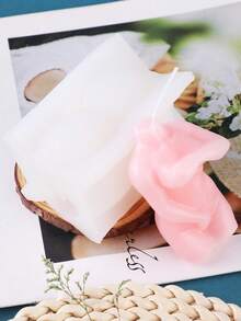 1 khuôn nến silicon hình cô gái nhút nhát - A-trắng - Xem 3