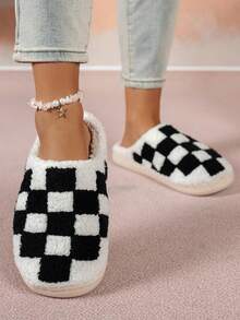 Pantoufles plates antidérapantes d'hiver unisexes, motif à damier classique pour le port à la maison