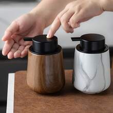 1个340毫升创意宽口时尚纹理陶瓷乳液瓶皂液器可重复灌装泵瓶，适用于液体皂、洗手液、厨房清洁剂、浴室乳液，也可用于酒店、民宿、厨房、水槽等场所。 - 彩色 - 查看 1