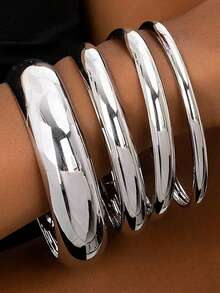 2pcs Fashionable Exaggerated Metal Pattern Bangle Bracelets, Suitable As Gifts For Friends