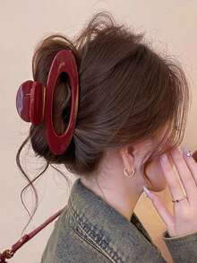 椭圆形镂空发爪夹，适合女性，不对称发夹，酒红色发饰，低调、高端、经典、时尚的亚克力发夹，适合浓密或蓬松的头发，可用于半扎发和盘发造型，夏季海滩度假必备。 - 酒紅色 - 查看 6