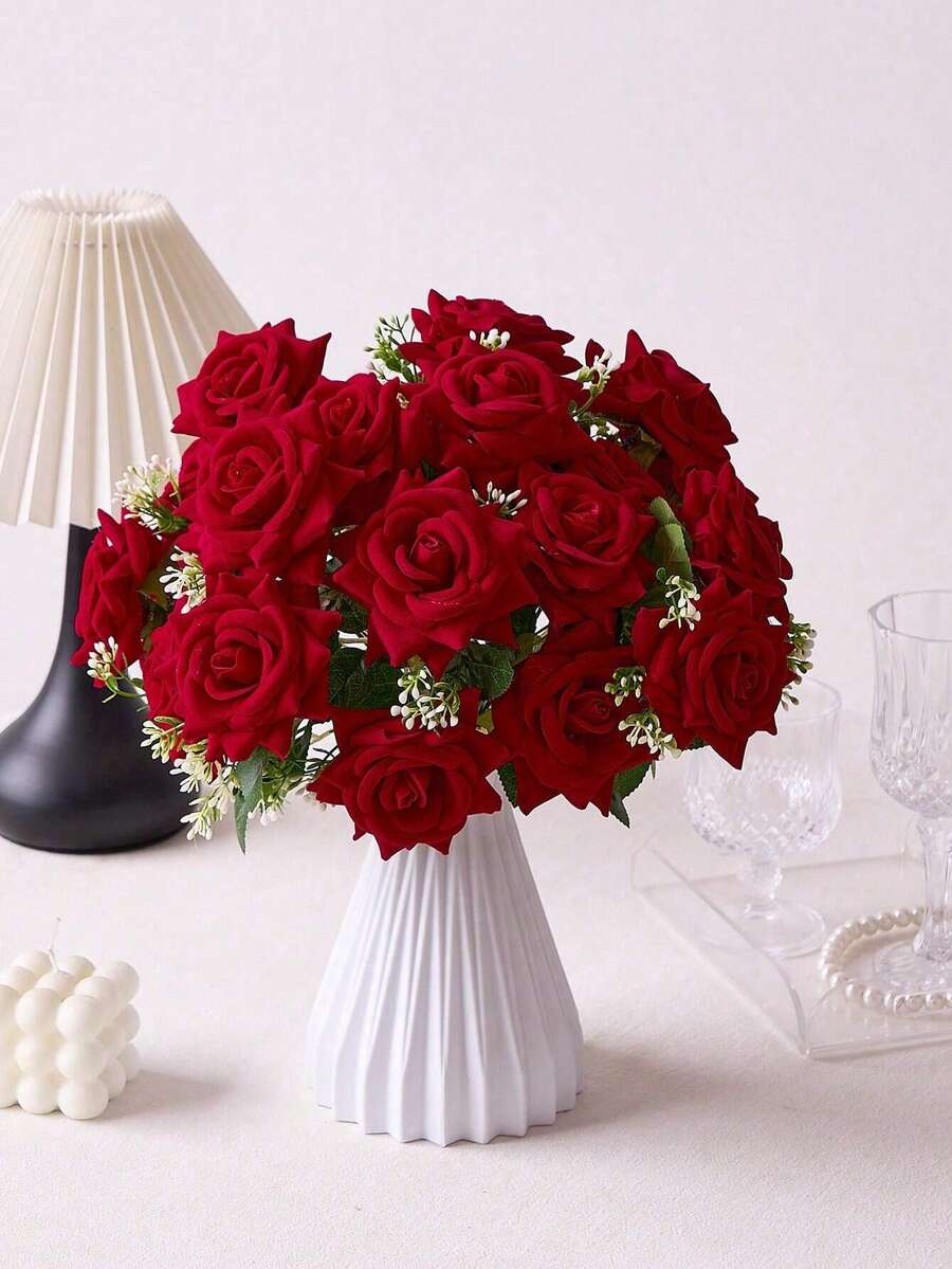 1 mazzo di 7 rose rosse in velluto artificiali, profumo da sposa, decorazione floreale artificiale, rose finte adatte come regalo di San Valentino, per feste di matrimonio, decorazione per la casa, regali di compleanno, decorazione per interni ed esterni, decorazione floreale per vasi. Per la decorazione della casa.