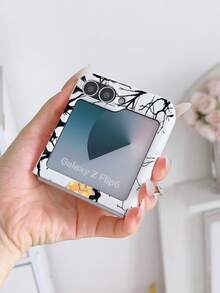 1pc Fashionable And Simple Skin Feel PC Material Full Screen Cute Dead Branches Moon Element Folding Phone Case, Can Protect And Prevent Falling: Compatible With SamsungGalaxy Zflip 3/Zflip 4/Zflip 5/Zflip 6/Zflip 7/ Find N3 Flip/ Razr 50 Ultra/ Razr 60 Ultra/ Razr 60/ Razr 50/Galaxy Z Flip7 FE - White - View 5