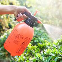 Rociador de gran capacidad - Regadera de jardín de mano con boquilla ajustable, adecuada para césped, flores, limpieza del hogar, plantas en macetas, verduras, ideal para jardineros y hogares, diseño de fácil agarre, a prueba de fugas, rociado de alta presión - Rojo - Ver 3