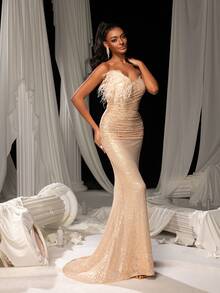 Faeriesty Đầm dạ hội đuôi cá không dây vai đính sequin, thiết kế thắt dây lưng và điểm nhấn lông vũ, lý tưởng cho các sự kiện thảm đỏ, tiệc tối trang trọng, trang phục dự đám cưới, dạ tiệc từ thiện và các buổi tiệc sang trọng. - Rượu sâm banh - Xem 2