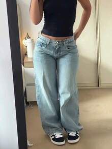 Women's Casual Straight Leg Jeans, Medium Stretch Denim Fabric