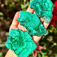1pc Unpolished Malachite Crystal Slice - Natural Bohemian Style Green Stone With Black Veins, Complex Marble Pattern, Suitable For Home/Office Decor, Crystal Grid, Jewelry Making, Holiday Gifts (Valentine's Day, Christmas, Halloween), Spiritual Decor, Rustic Decor, Genuine Specimen, Ornament, Gift - Green - View 6