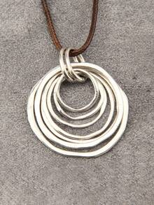 1件简约扭纹圆环吊坠项链，高端精品串珠颈链，男女皆宜情侣项链，金色配饰，适合日常/约会穿搭，送给女朋友/男朋友的礼物