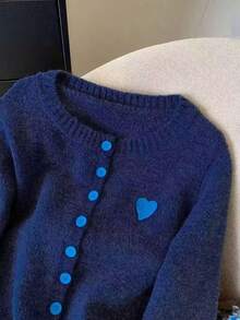 女式简约拼色心形刺绣长袖针织毛衣