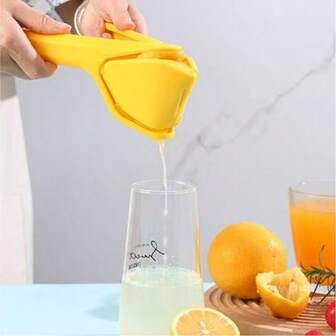 1-Piece Green/Yellow Manual Lemon Juicer + Manual Citrus Press - Easily Extract Juice From Lemon/Lime/Orange/Multi-Fruits, Non-Slip Base + Curved Press Head Detail, Manual Juicing Tool, Suitable For Daily Beverage Making/Summer Drinks All Seasons