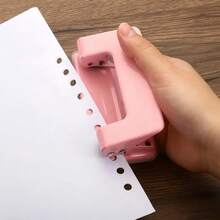 Ein Set aus Doppellocher + Hefter-Kombination, Schreibtisch-Bürobedarfsset, manueller Locher, Papierführung, Auffangschale, 12 Blatt große Kapazität, papierloses Papierlochwerkzeug zur Dokumentenorganisation, geeignet für Zuhause, Schule und Büro - Locher + Hefter-Kombination - Übersicht 7