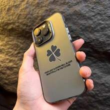 おしゃれなラッキー風モバイルフォンケース、黒の背景とシンプルな4つつリーフのクローバーのラッキーパターン、 16、15、14、13、12、11 Pro Max、XS、XRに適しています。 - 透明な黒 - チェックする 5