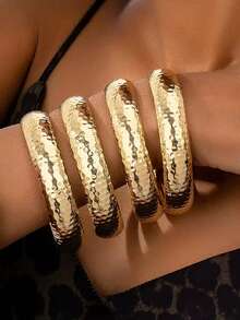 2pcs Fashionable Exaggerated Metal Pattern Bangle Bracelets, Suitable As Gifts For Friends