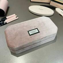 Gucci 粉色碎花甜美珠宝/化妆品/首饰收纳盒，容量大，甜美复古，送给朋友或家人的礼物，节日和周年纪念日的礼物