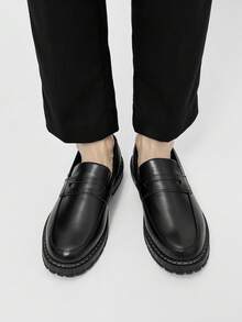 男士休闲厚底套脚正装鞋 - 纯黑色增高正装鞋，耐穿学生平底鞋，简约复古轻便工作/休闲正装鞋 - 黑色 - 查看 7