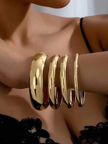 2pcs Fashionable Exaggerated Metal Pattern Bangle Bracelets, Suitable As Gifts For Friends