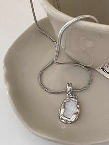 1pc Minimalist Asymmetrical Pendant Necklace For Women, Simple Monochrome Non-Fading Snake Bone Chain, Suitable For Couples, Sweater Chain Accessories