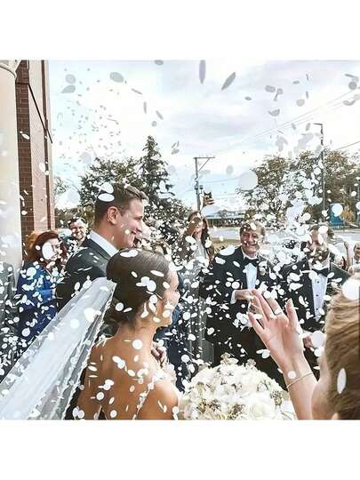 2000pcs Heart-Shaped Paper Confetti - Ideal For Weddings And Bridal Showers, Heart-Shaped Party Poppers, Engagement, Wedding Party Favors, Love-Themed Party Poppers, Can Be Used With Balloons, Suitable For DIY Celebration Parties, Party Poppers, Wedding Decorations, Mother's Day, Father's Day, Valentine's Day, Graduation, Family Gatherings, Friend Gatherings, Couple Gatherings, To Create A Party Atmosphere.