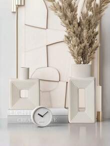 1个方形花瓶，乡村风格家居装饰，简约北欧波西米亚风格，适用于客厅、置物架、餐桌、书架、壁炉架和玄关装饰。