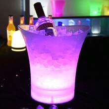 Cubitera luminosa con música, hieleras para fiesta,cubitera para champán multicolor con Bluetooth, cubitera con altavoz Bluetooth,hielera para cerveza, altavoz compacto con iluminación LED, desmontable y recargable, barril de cerveza portátil, enfriador de champán de bar, KTV multicolor, barril de vino de plástico de moda, puestos de mercadillos nocturnos, acampadas, celebraciones de cumpleaños, reuniones, Navidad, Halloween, Nochebuena, Año Nuevo, temporada de bodas, vuelta al cole y temporada de graduaciones, San Valentín para parejas, perfecto para crear un ambiente festivo.K-036 - Blanco - Ver 2
