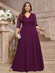 Vestido longo de festa formal com decote em V, renda floral contrastante, apliques bordados em chiffon e cintura marcada. Ideal para o Dia dos Namorados, baile de formatura, casamento, festas de boas-vindas e jantares. Perfeito para ocasiões especiais como formatura, baile de gala e jantares. - Vermelho Acastanhado - Ver 1