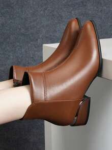 秋冬女士高端棕色皮革4厘米拼接尖头电镀亮面粗跟金属侧拉链时尚性感派对短踝切尔西靴 - 棕色 - 查看 3