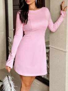 Unadoll Damen elegantes und sexy rückenfreies Kleid mit langen Ärmeln und kurzem Rock für Dates, Urlaub, Musikfestivals, Schulanfang