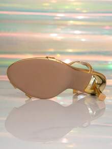 أحذية حفلات ذات كعب عالي بأشرطة إبزيم بطراز نادي الليل الجذاب للنساء