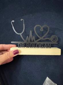Fashion Customized Heart-Shape Stethoscope Metal Art, Custom Stethoscope Metal Ornaments With Wooden Base, Perfect Gift For Doctor, Hospital Workers, Special Family Decoration, Room Decor, Home Decor, Holiday Decor, Festivals Decor, Sence Decor, Bedroom Decor, Living Room Decor, Entrance Decor