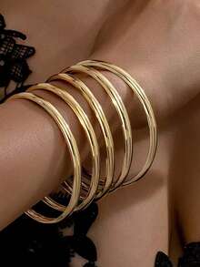 2pcs Fashionable Exaggerated Metal Pattern Bangle Bracelets, Suitable As Gifts For Friends