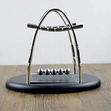 Um Brinquedo de Colisão de Bola de Bilhar Elíptica, Usado como Recurso Didático para Física em uma Mesa, Pode Demonstrar os Princípios da Energia. É Adequado para Decoração em Casas e Escritórios. Feito de Plástico Durável, Não Requer Baterias. - Multicolorido - Visão 9