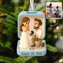 Premier ornement de Noël fiancé : figurine photo de proposition personnalisée, souvenir en acrylique. Idée si vous cherchez un cadeau d'anniversaire, un cadeau de pendaison de crémaillère, un cadeau de fête, un cadeau pour la fête des mères/des pères/Noël pour votre famille ou vos amis.