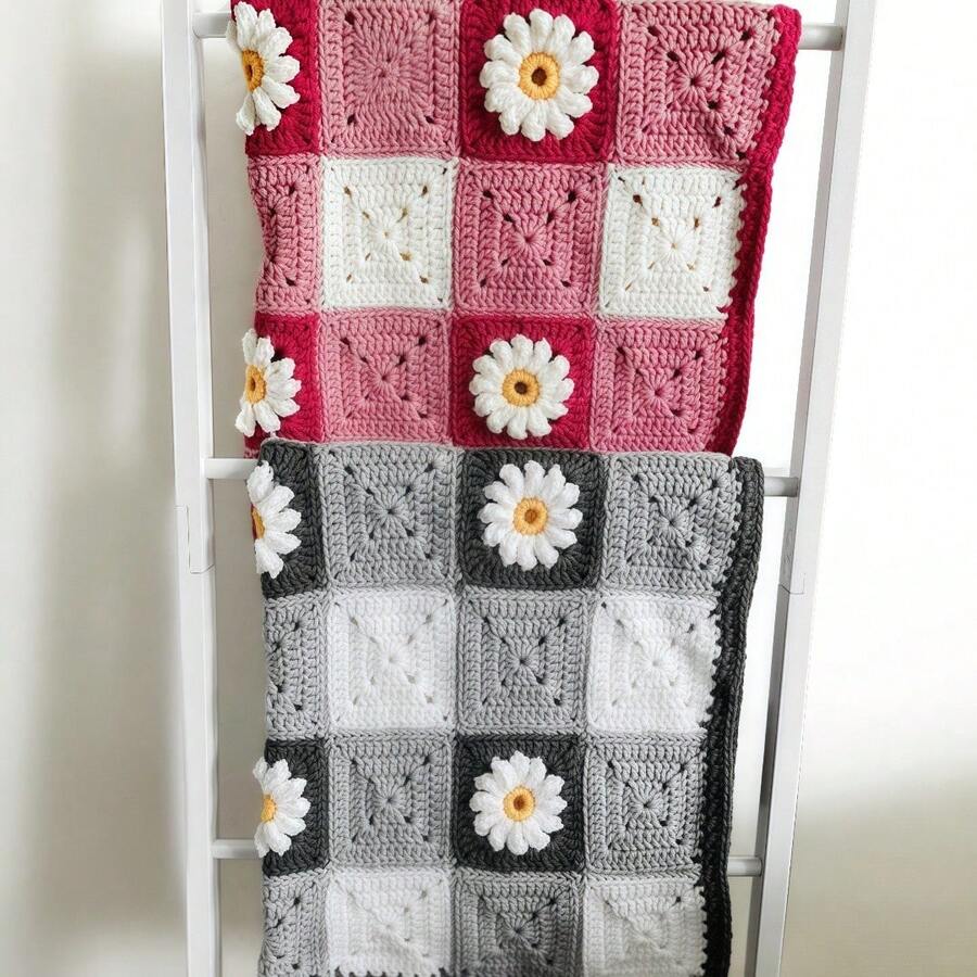 一套适合初学者的钩针编织套装，包含分步文字教程，可DIY制作农舍风格针织毯，可爱现代雏菊图案毛毯，适合作为生日、情人节、万圣节和圣诞节礼物。