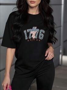 The Print Shows The Number 1776 With A Lightning Bolt Decorated With Stars And Stripes Symbolizing The Freedom And Independent Spirit Of The United States. 100% Soft And Comfortable Cotton Women's T-Shirt. - 黑色 - 查看 8