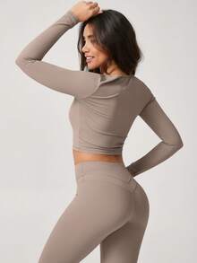 NcmRyu 1套女士弹力紧身V型提拉长袖长裤运动套装 - 卡其色 - 查看 8